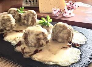 Foto principal de Albóndigas en salsa de queso