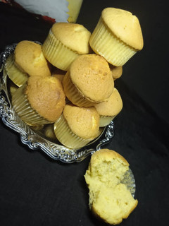 A picture of Vanilla cup cake.