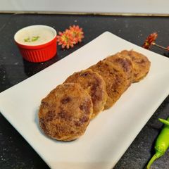 A picture of Mutton shami kabab.