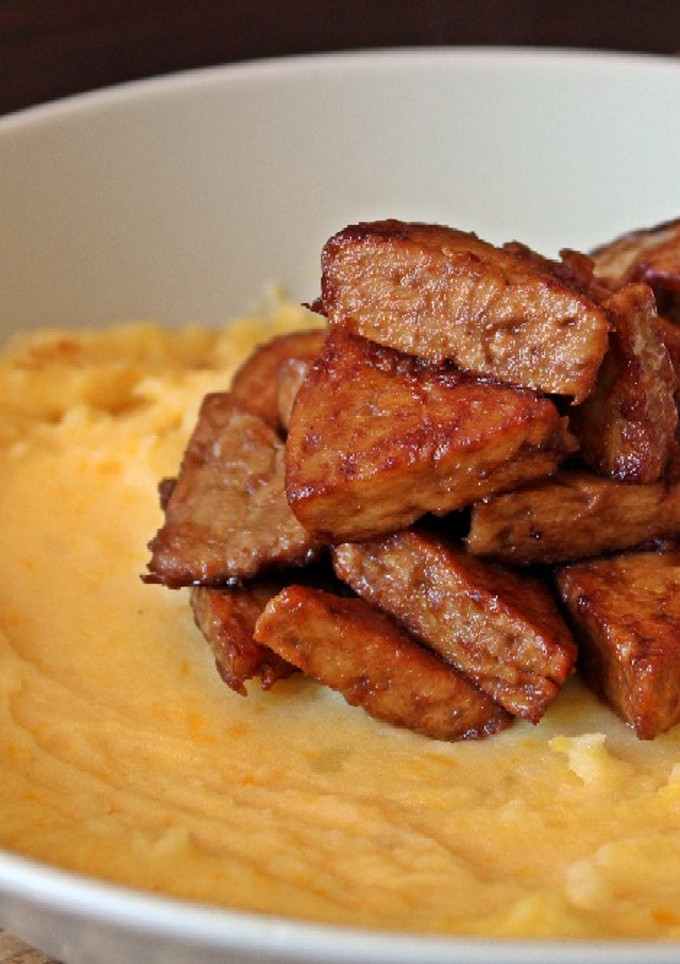 Una foto de Puré de patata y calabaza con tempe