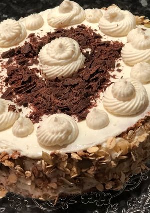 Una foto de Tarta Bizcocho fit y Frosting Light