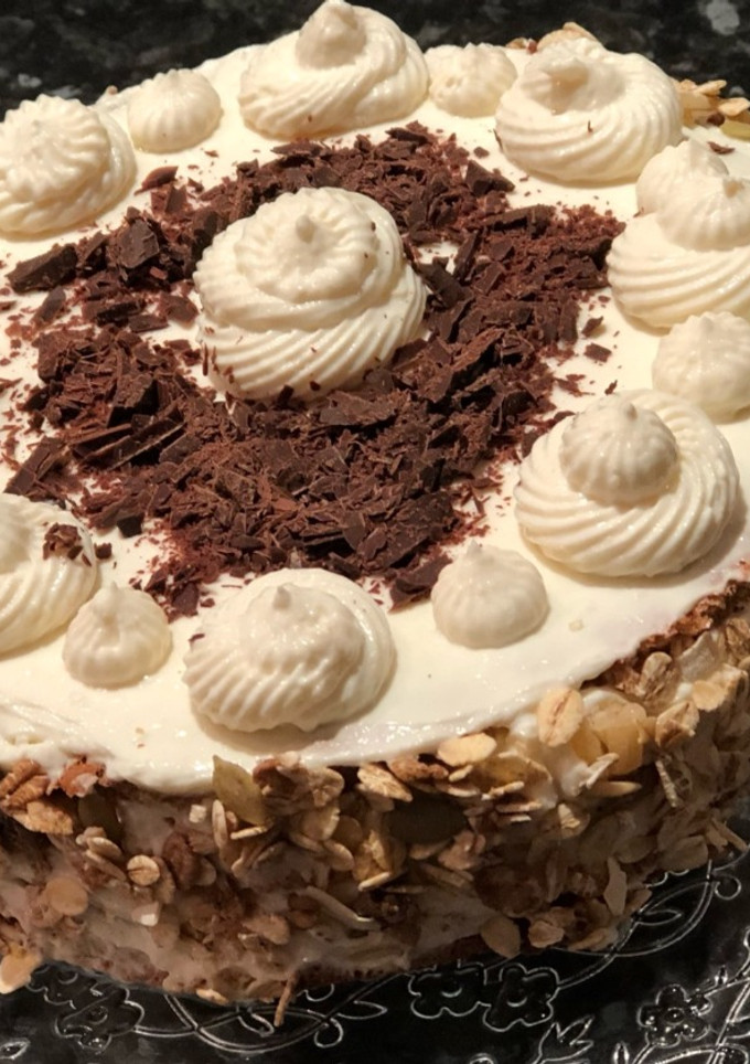 Una foto de Tarta Bizcocho fit y Frosting Light