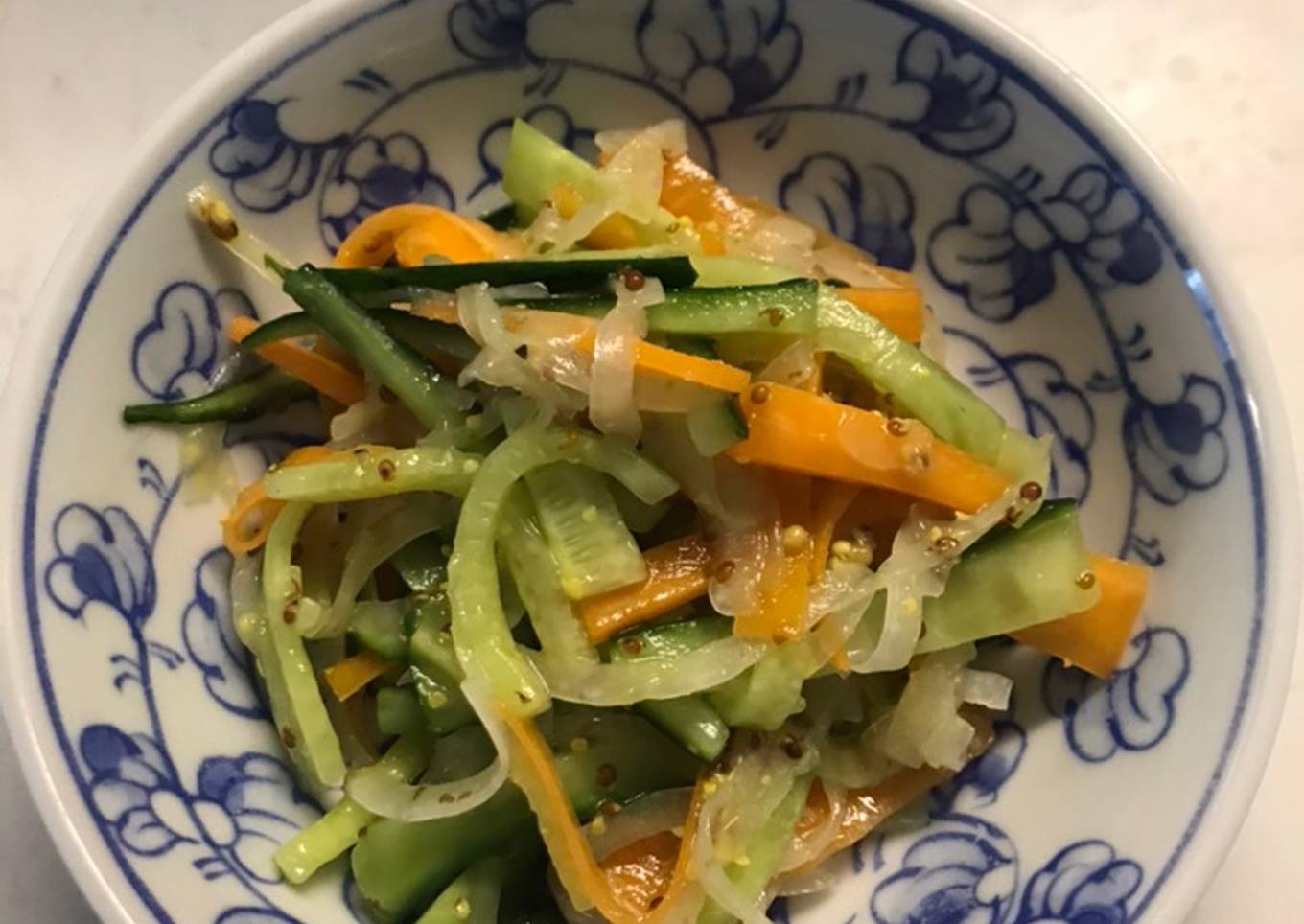 Yuki salad slices
