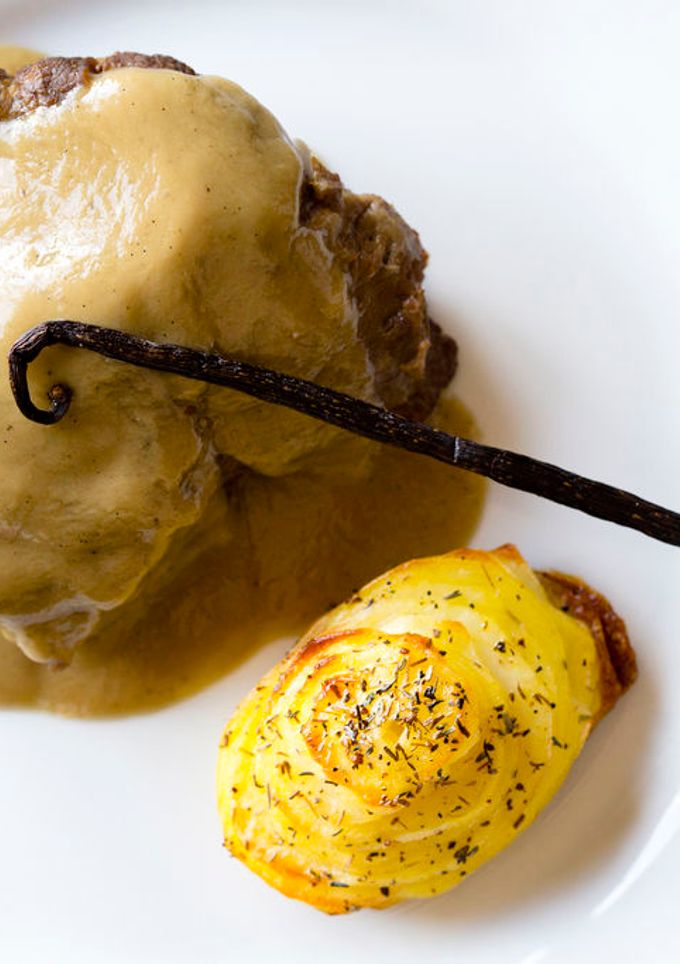 Una foto de Carrilleras de ternera con salsa de vainilla