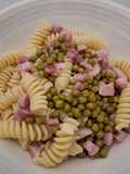 Fusilli con piselli e pancetta