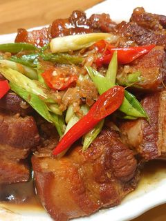 蒜苗蔥燒爌肉 （美味爽口不油膩…） 的食譜成品照片