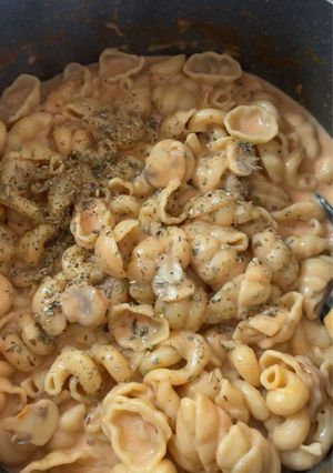 A picture of Tomato Mushroom pasta.