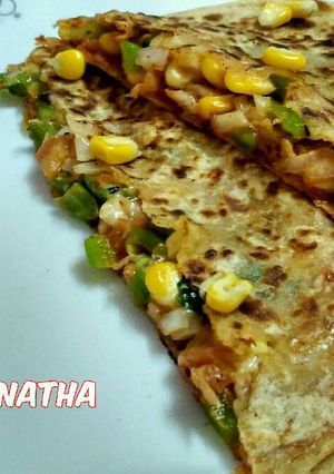 A picture of Pizza prantha.
