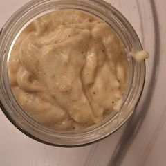 A picture of Mashed potatoes with béchamel sauce.