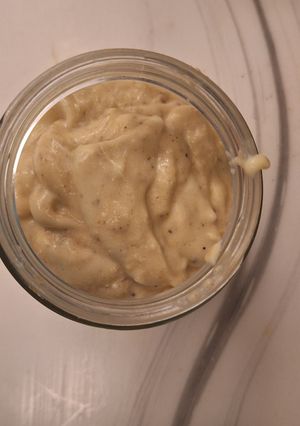 A picture of Mashed potatoes with béchamel sauce.