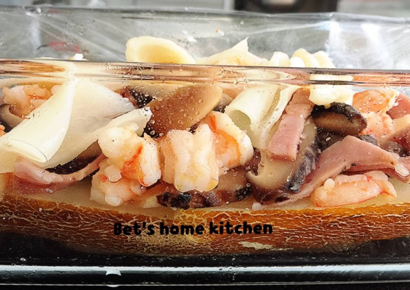 Steam old cucumber seafood