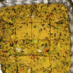A picture of Savoury semolina cake.