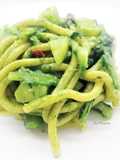 Bigoli con crema di catalogna, catalogna, patate e peperoncino