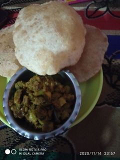 आटे की पूरी (aate ki poori recipe in Hindi) रेसिपी मुख्य फोटो