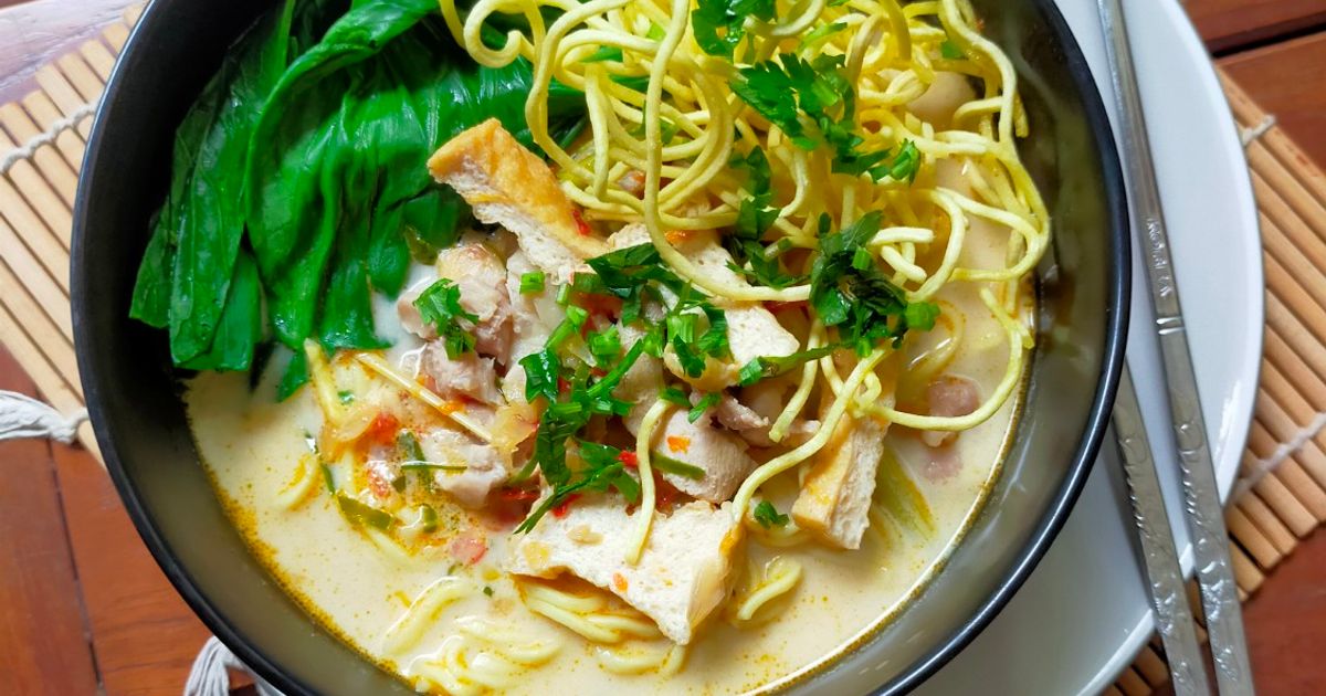 Khao Soi (Mie Kuah Santan ala Thai)