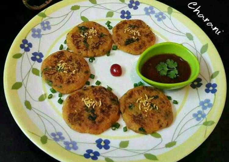 Simple Way to Prepare Quick Papaya Patties with Tomato Sauce