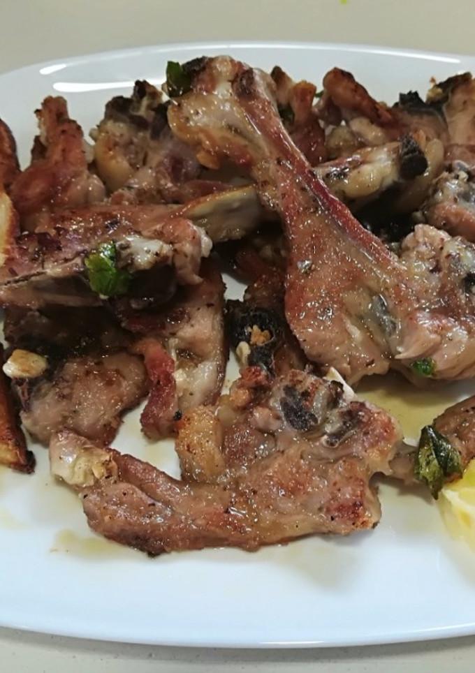 Una foto de Costillitas y de cabrito