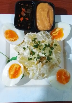 รูปของ สลัดมันฝรั่งไข่ต้ม