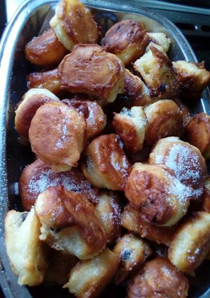Una foto de Buñuelos con pasas de uva