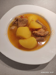 Una foto de Estofado de patatas con lomo