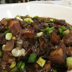 A picture of Pork Belly with Preserved Sweet Mei Cai.