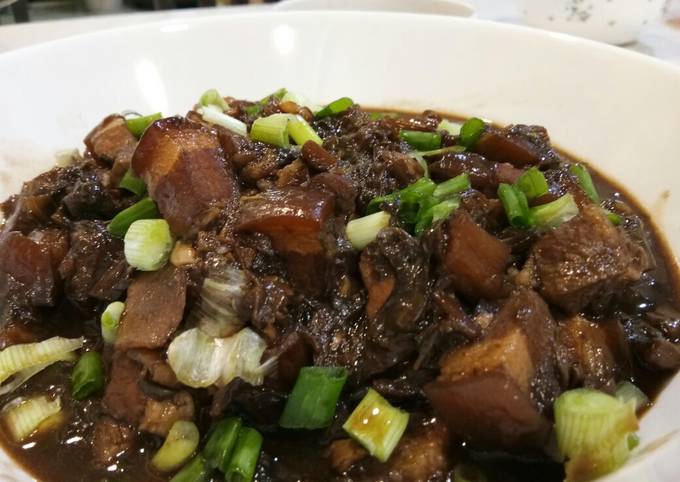 How to Make Perfect Pork Belly with Preserved Sweet Mei Cai