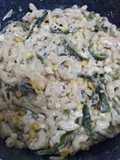 Pasta codito con rajas de poblano, queso, elote y crema