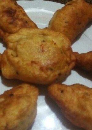 صورة لوصفة سمبوسه مقليه بالجبنه والفليفله الخضرا
