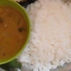 A picture of Ghughni (White matar) Curry.