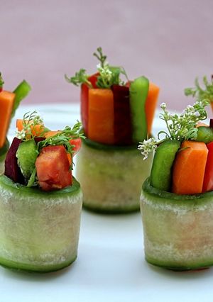 A picture of Raw Zucchini Greek Salad Makizushi.