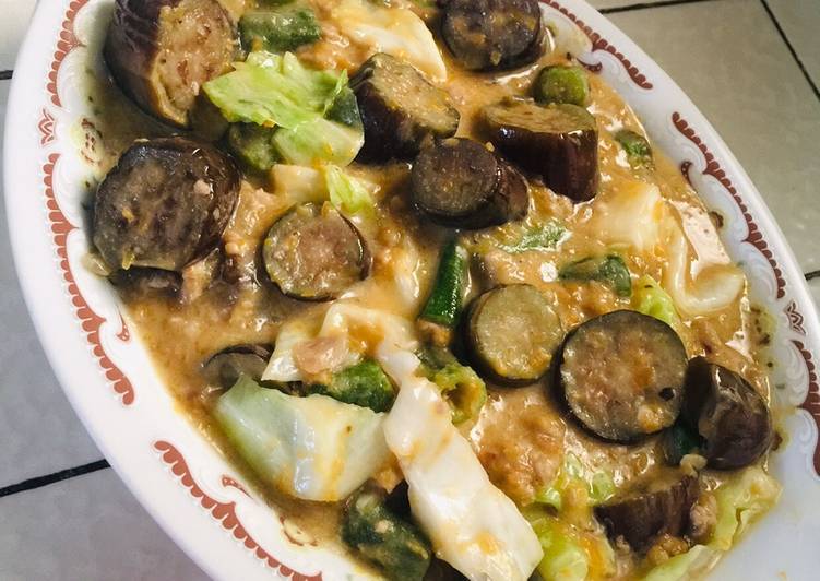 Recipe of Favorite Vegetables in Coconut Milk and Squash Pureé (Filipino Ginataang Gulay with a Twist)