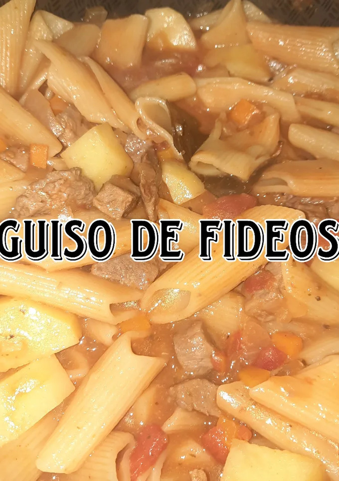 Una foto de Guiso de fideos con carne