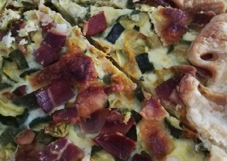 Pizza rustica con ricotta, zucchine e speck