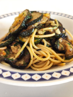 Foto di Spaghetti con zucchine fritta