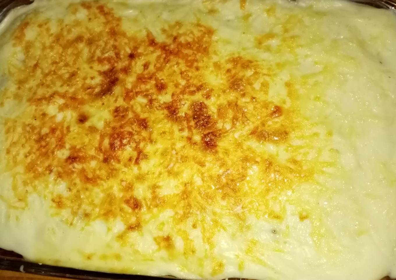 * Pastel de Carne *