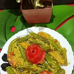 A picture of Dherosh Sorshe Poshto (Bhindi mustard Poppy seeds paste).