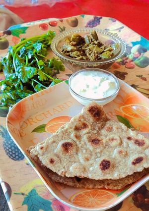 बाजरे का पराठा(bajre ka parataha recipe in Hindi) रेसिपी मुख्य फोटो