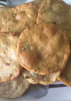 क्रिस्पी आलू  मसाला पूरी(crispy aloo masala poori recipe in hindi) रेसिपी मुख्य फोटो