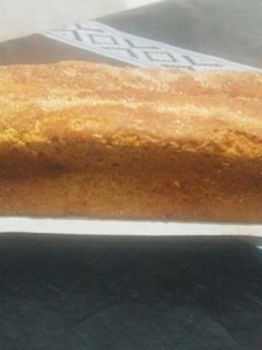 Una foto de Budín integral con semillas y corteza crocante