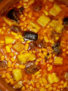 Una foto de Fabada Asturiana