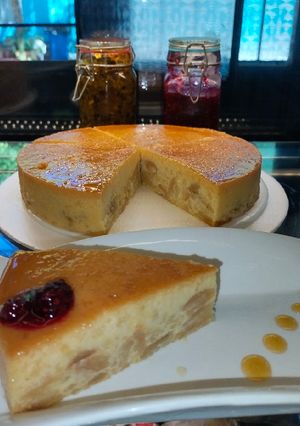 Una foto de Flan de Almojábana o quesillo con almojábana