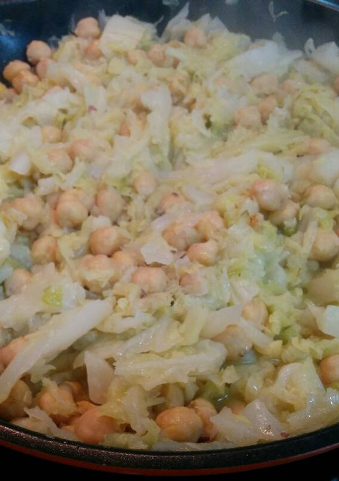 Una foto de Garbanzos con berza