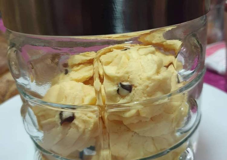 Recipe of Ultimate Semperit Susu (Milk Cookies)