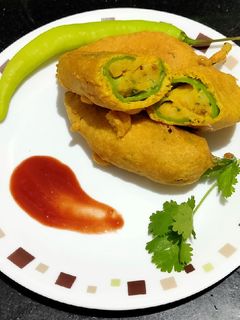 મિર્ચી પકોડા (Mirchi Pakoda Recipe In Gujarati) રેસીપી મુખ્ય ફોટો
