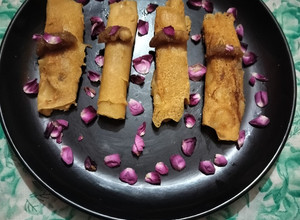 A picture of Nolen gurer patishapta pitha.