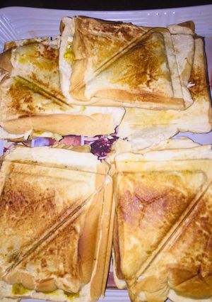 A picture of Toasted sandwich.