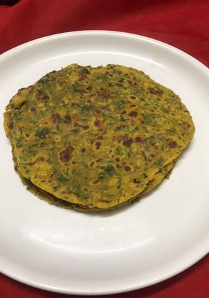 A picture of Methi thepla.