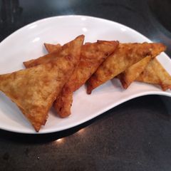 A picture of Aloo Samosa.