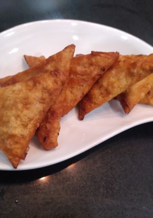 A picture of Aloo Samosa.