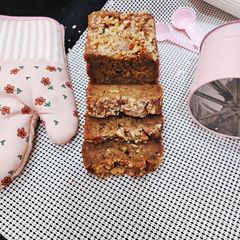 A picture of Moist Oats & Banana loaf cake.